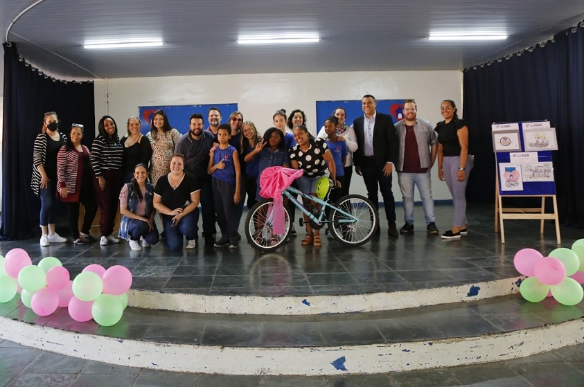 Escola Luca Moore premia alunos em projeto sobre mobilidade urbana