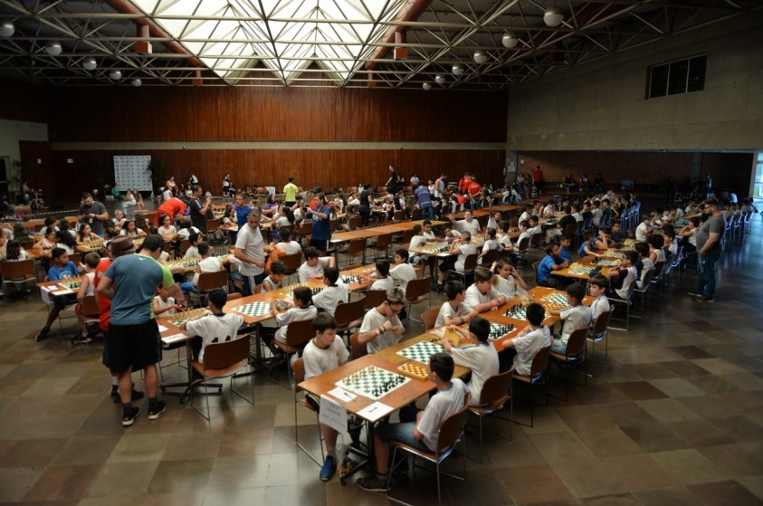 Disputa de xadrez contou com a participação de 240 alunos