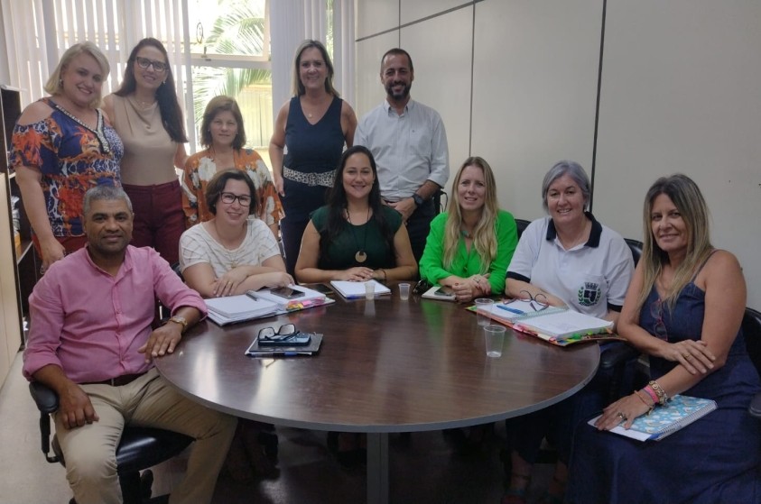 Equipe de Botucatu conhece serviço social educacional de Limeira