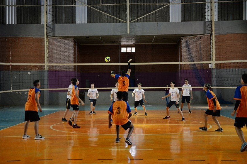 Mais de 860 alunos competem no vôlei nos Jogos Escolares de Limeira