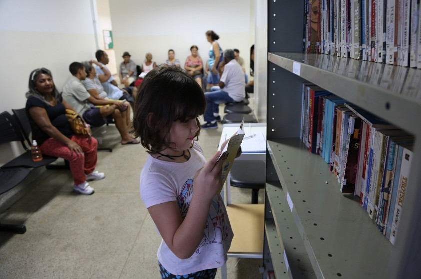 Centro de Saúde Nova Suíça ganha biblioteca