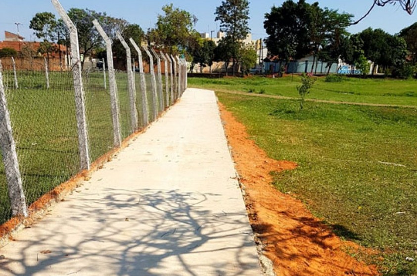Prefeitura constrói pista de caminhada no Jd. Morro Branco