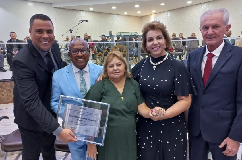 Pastora Teca recebe Título de Cidadã Limeirense; prefeito acompanha homenagem
