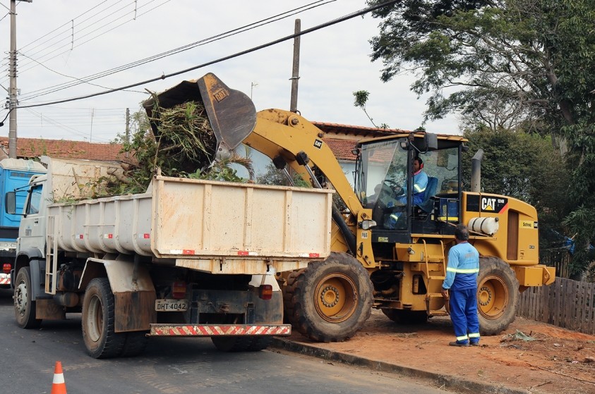 Mutirão no Jardim Nova Limeira recolhe 320 toneladas de entulho