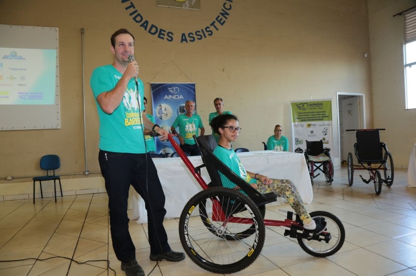 Prefeito participa de coletiva de lançamento de corrida inclusiva
