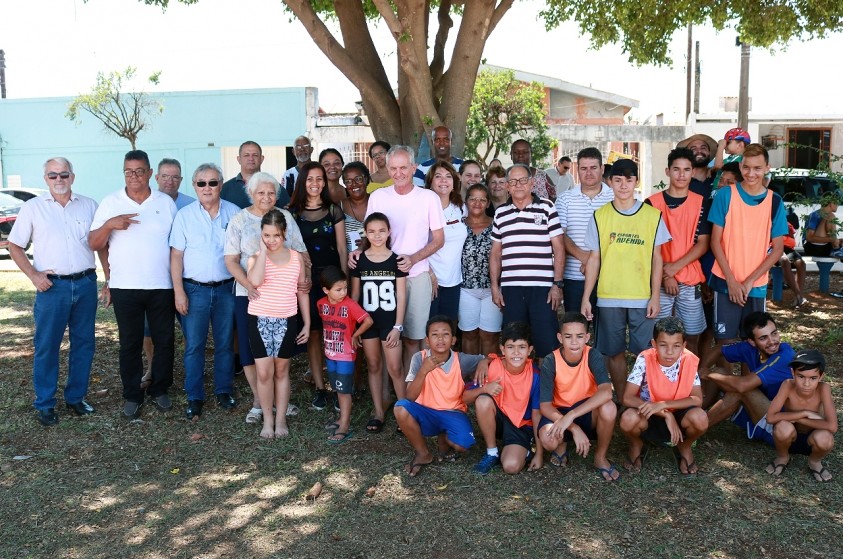 Revitalizada, área de esporte da Vila Dignidade é entregue à comunidade