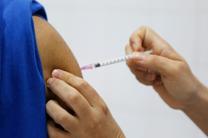 Plantão terá drive-thru exclusivo para vacinação de idosos contra gripe