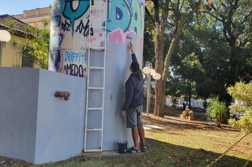 Projeto Arte Fora da Caixa traz obra de grafitti para espaço público