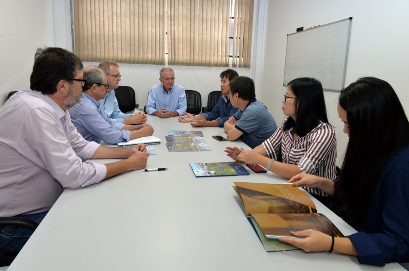 Prefeitura prepara versão em mandarim de material de divulgação do município
