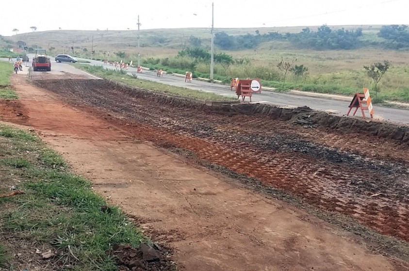 Recuperação do asfalto das vias de acesso ao Bairro Geada começou ontem