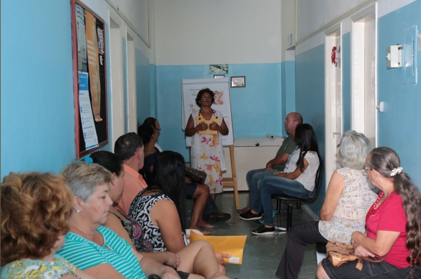 Ação da saúde transforma sala de espera em local de conscientização