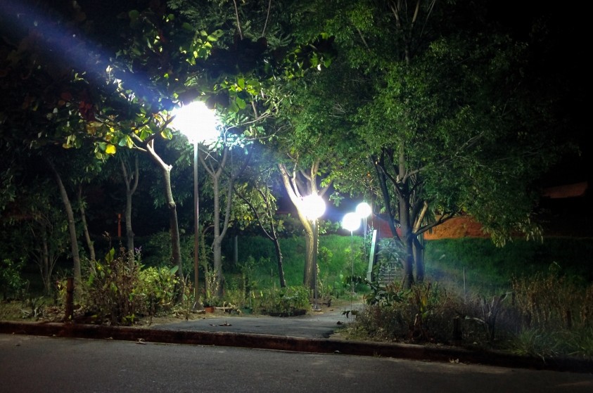 Prefeitura instala iluminação pública em travessia no Jd Anavec