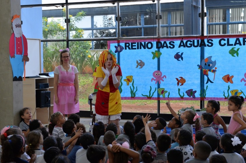 Cerca de 900 crianças comemoram Dia Nacional do Livro Infantil