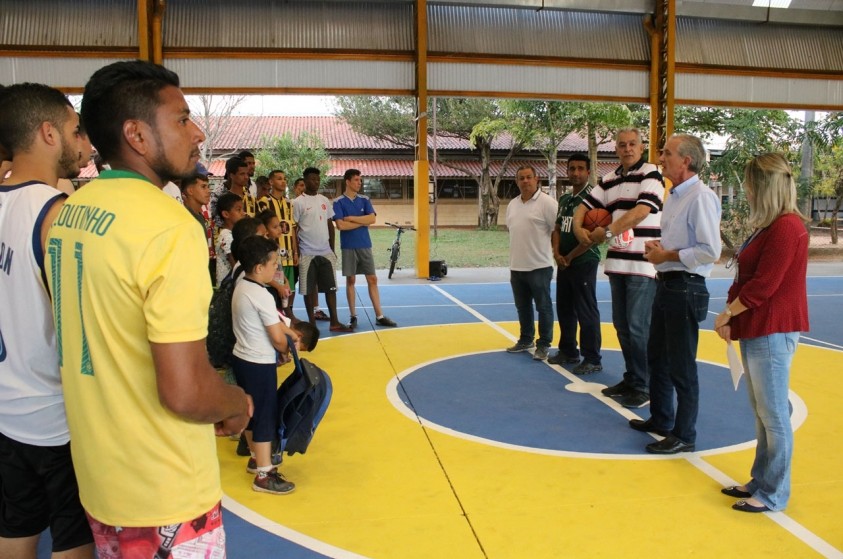 Parceria com comunidade revitaliza quadra esportiva no Belinha Ometto