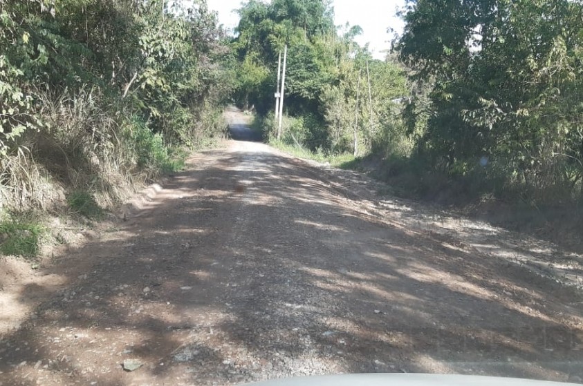 Manutenção de estradas rurais chega à região da Água Espraiada 