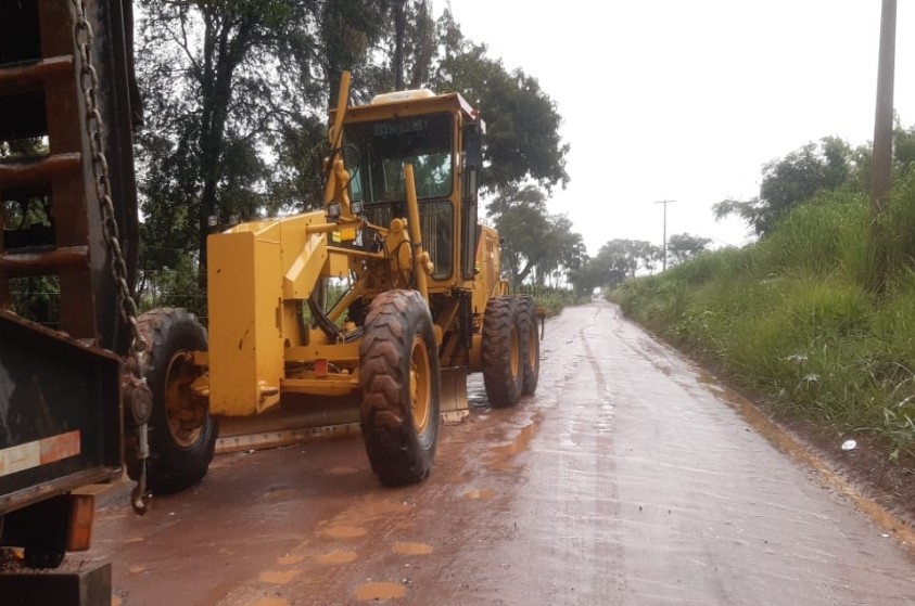 Chuvas intensas provocam mutirão para recuperar estradas rurais