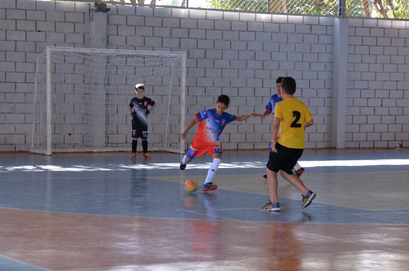 Alunos disputam segundo dia de futsal durante os Jogos Escolares