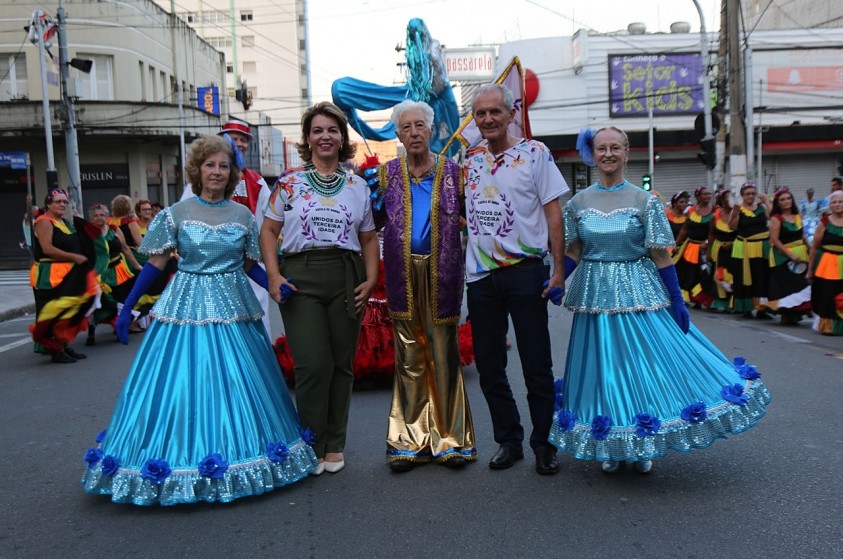 Formato de Carnaval adotado pela Prefeitura agrada foliões