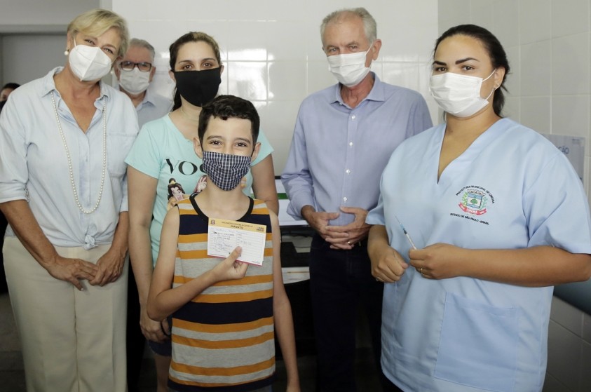 Matheus Dias Fernandes é a primeira criança vacinada em Limeira