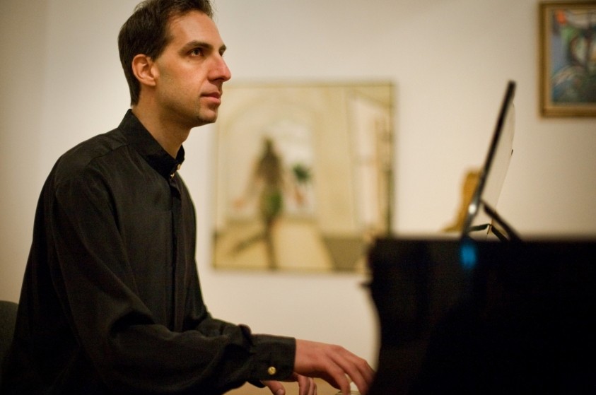 Orquestra Sinfônica de Limeira recebe pianista Miroslav Georgiev