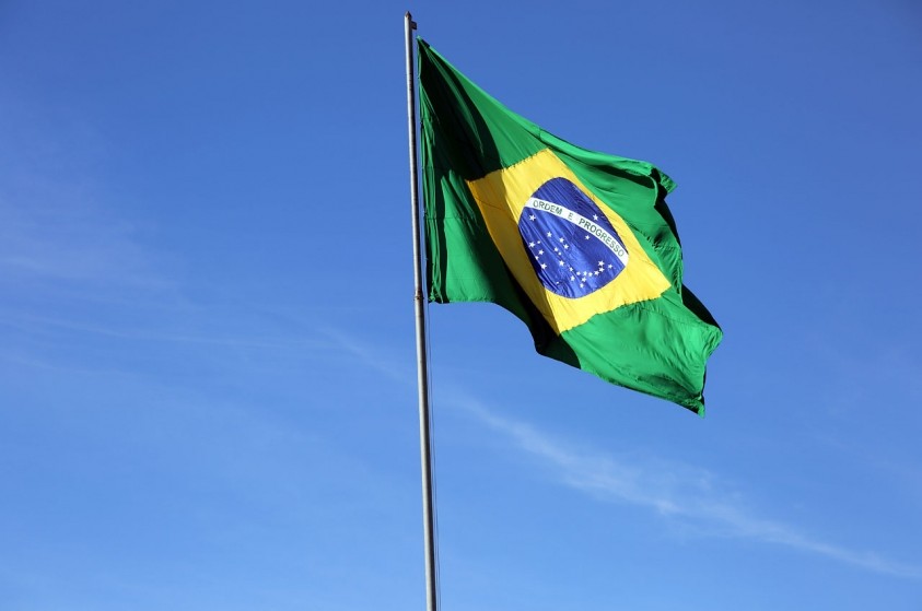 Reposição da bandeira do Brasil espera autorização da Artesp