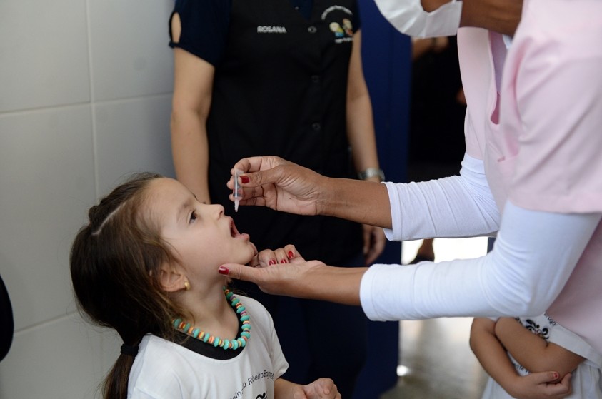 Busca ativa segue nas escolas e cobertura vacinal sobe para 48%