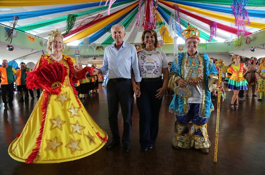 Cultura Popular invade desfile de Escola de Samba