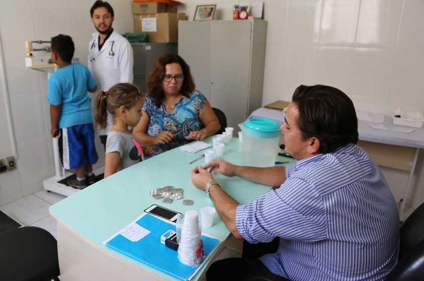 Alunos de Centro Infantil recebem medicação contra pediculose